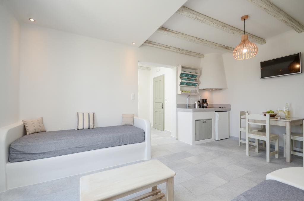Agnadi Hotel Agia Anna  エクステリア 写真